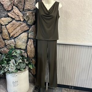 Kenneth Cole Green Pant Set with Wide-Leg Design